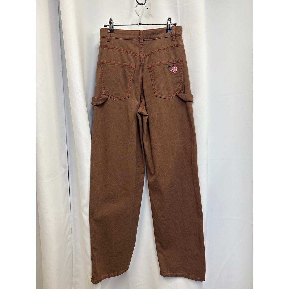 No fear pants with embroidered design size 2
Rise-12
Waist-12
Inseam-31